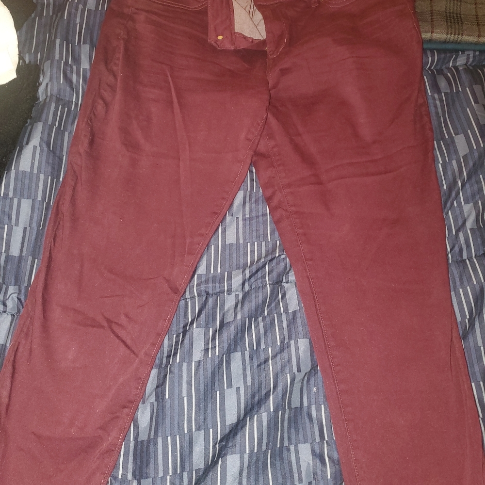 Burgundy color maurices skinny pants